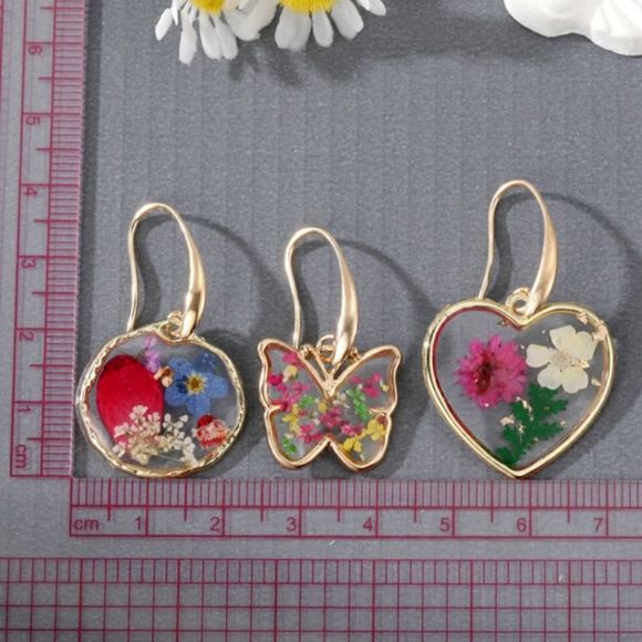 See My Pink Ones Heart Dried Flower Pendant Earrings - Picture 6 of 9